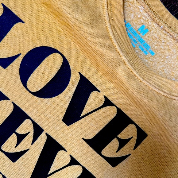 Love Never Gives Up Yellow Crewneck Sweatshirt | 1 Corinthians 13:7 Womens Med - Picture 4 of 4